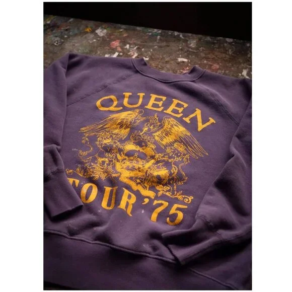 LIKE NEW - MadeWorn Queen Tour '75 Shrunken Sweatshirt in Plum Purple - Picture 2 of 7